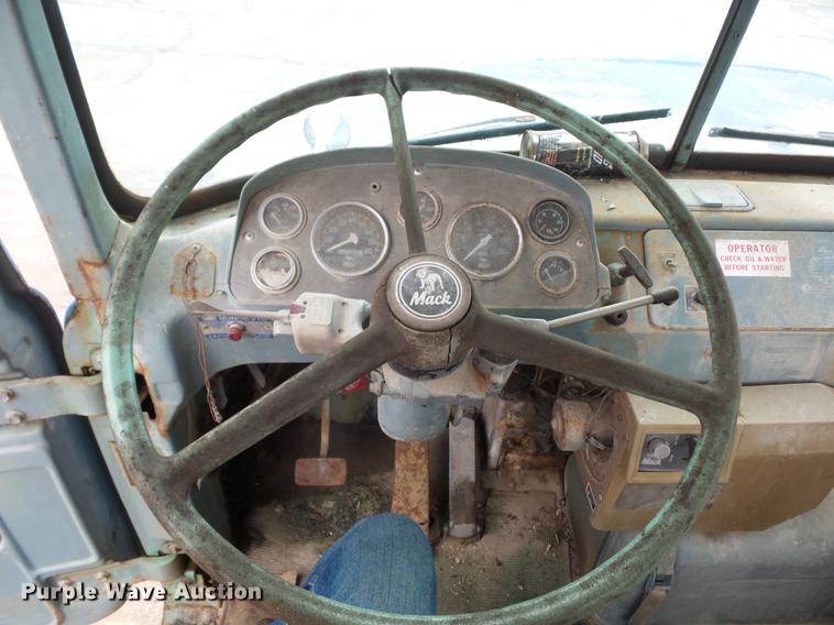 image for item DD2134 1969 Mack DM607S truck cab and chassis