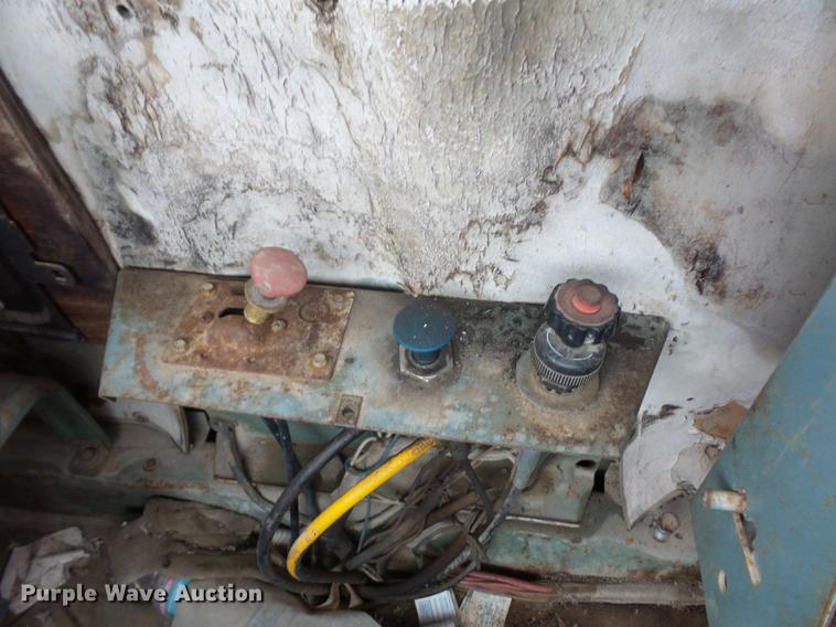 image for item DD2134 1969 Mack DM607S truck cab and chassis