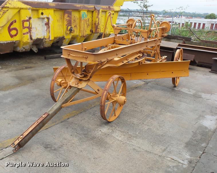 image for item DD2142 Russel Junior grader