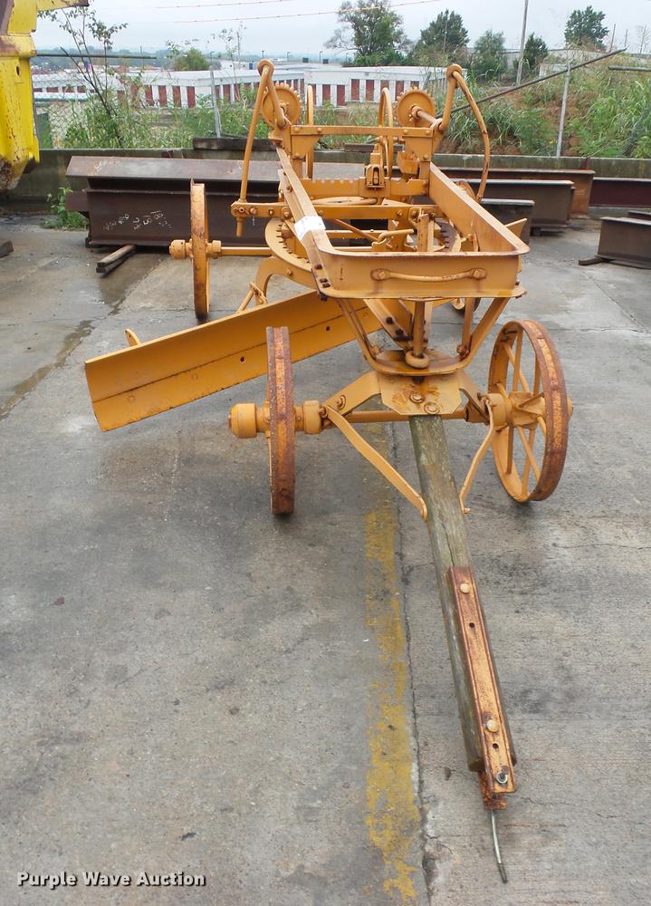 image for item DD2142 Russel Junior grader