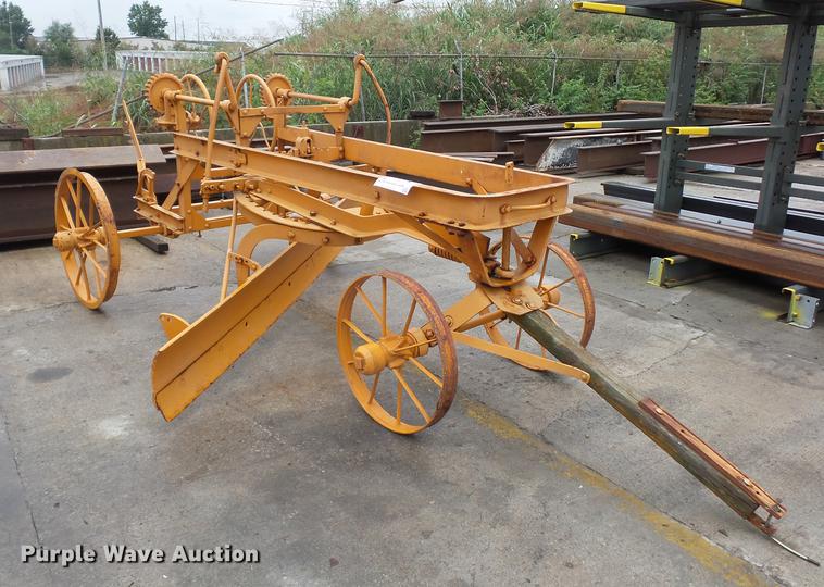 image for item DD2142 Russel Junior grader