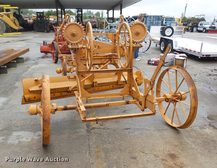 image for item DD2142 Russel Junior grader