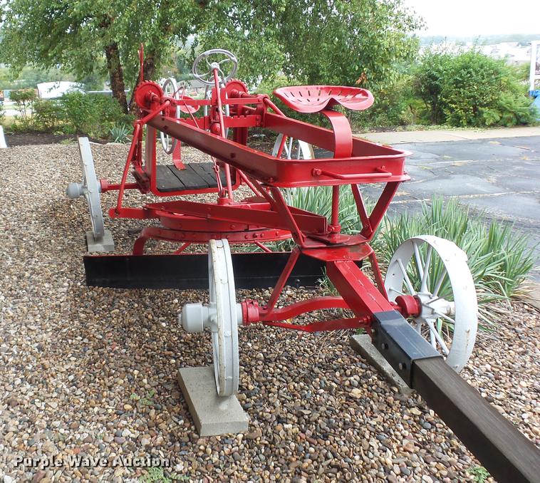 image for item DD2144 The Russell Grader Mfg. Co. grader