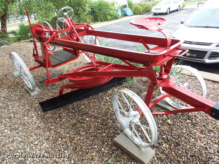 image for item DD2144 The Russell Grader Mfg. Co. grader