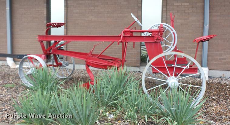 image for item DD2144 The Russell Grader Mfg. Co. grader