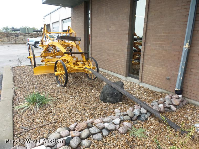 image for item DD2146 Austin Mfg. Co. grader