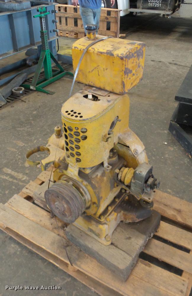 image for item DD2156 Caterpillar single cylinder engine