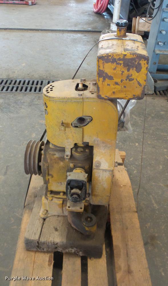 image for item DD2156 Caterpillar single cylinder engine