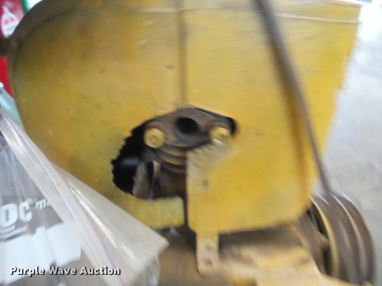 image for item DD2156 Caterpillar single cylinder engine