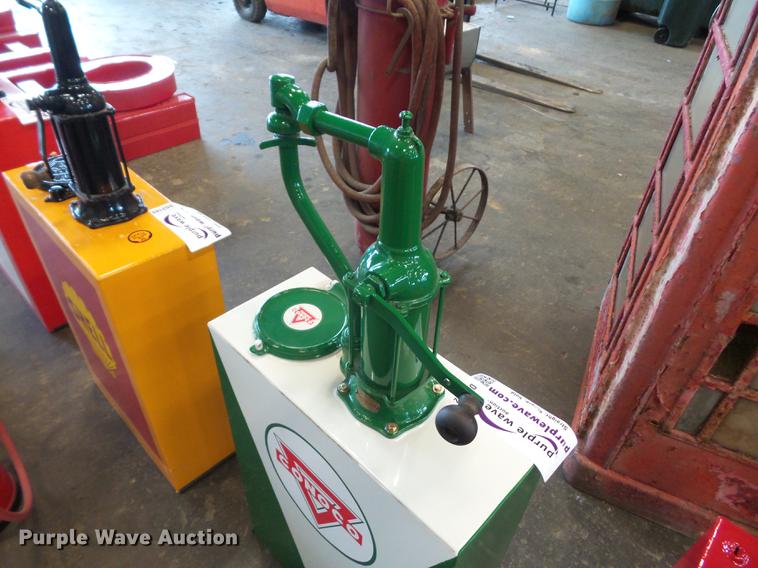 image for item DD2162 Conoco oil pump