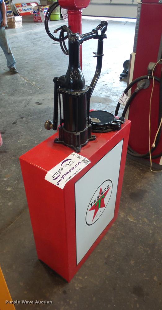 image for item DD2164 Texaco oil pump