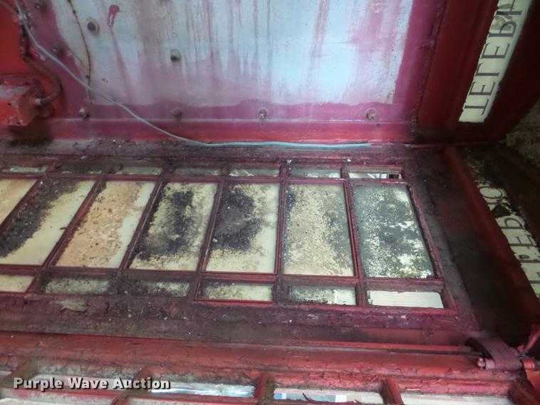 image for item DD2169 Telephone booth