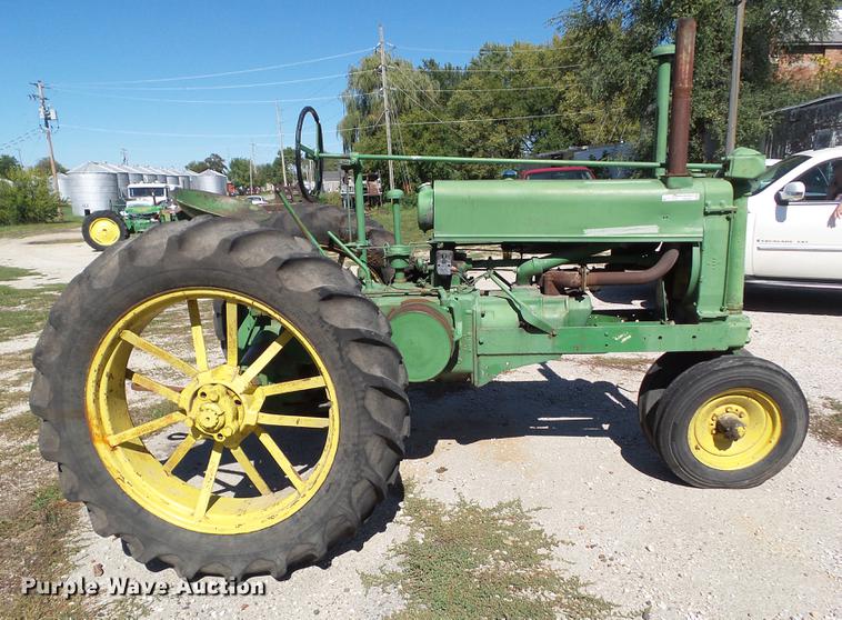 image for item DH9458 John Deere A tractor