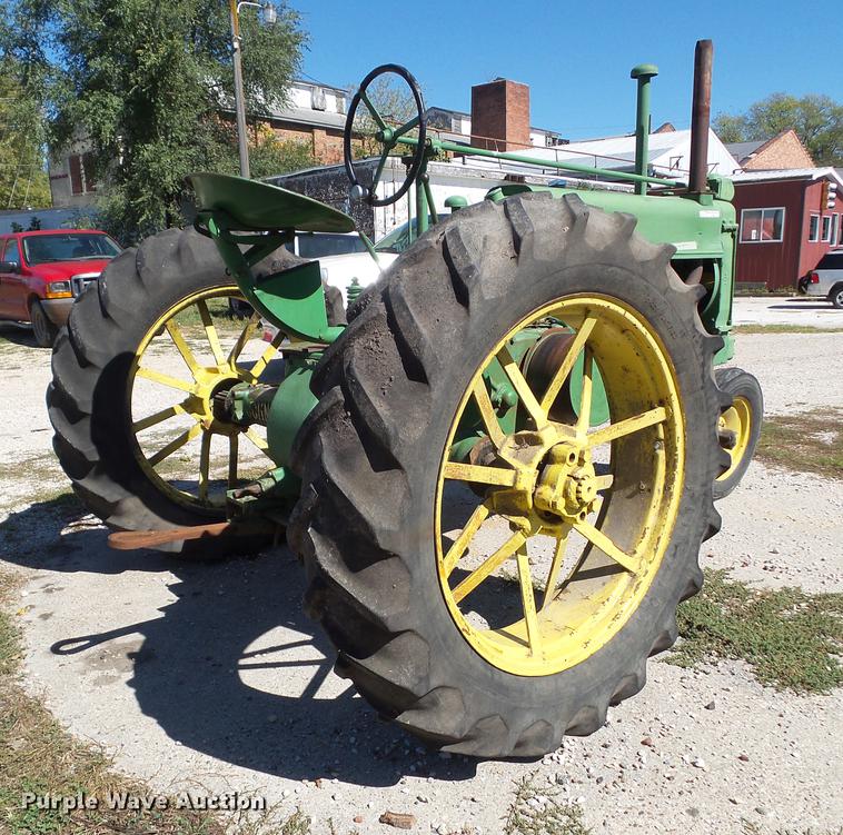image for item DH9458 John Deere A tractor
