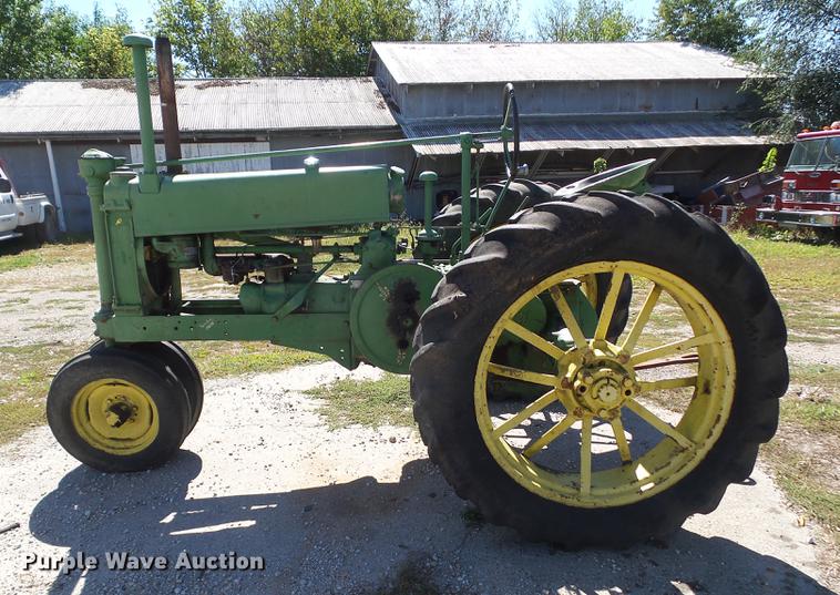 image for item DH9458 John Deere A tractor