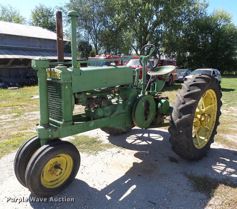 image for item DH9458 John Deere A tractor