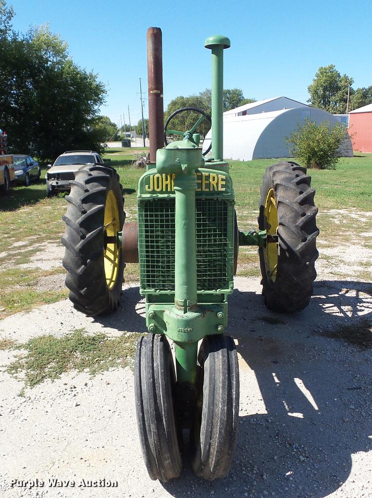 image for item DH9458 John Deere A tractor
