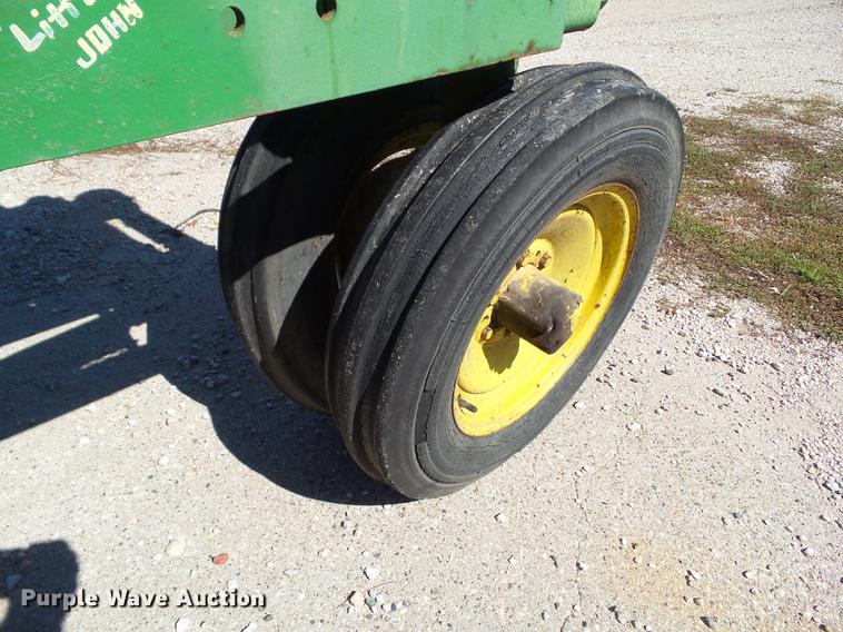 image for item DH9458 John Deere A tractor