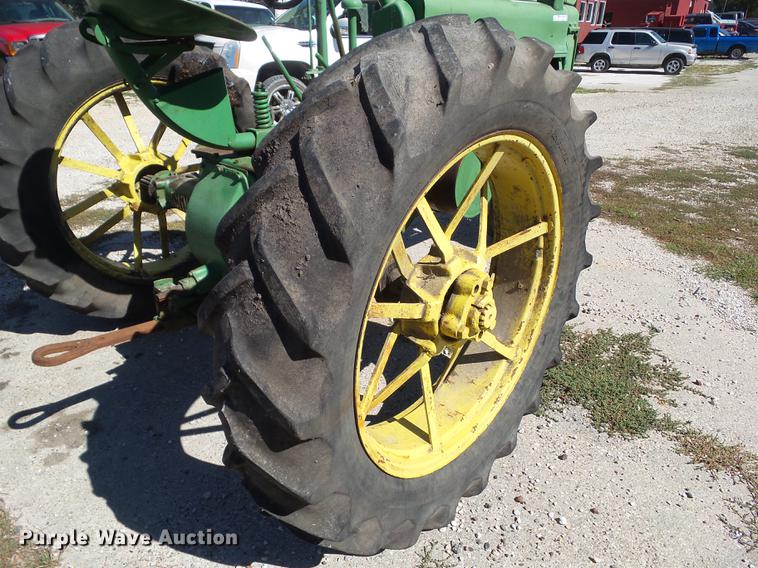 image for item DH9458 John Deere A tractor