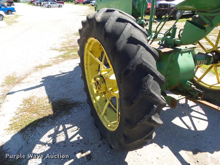 image for item DH9458 John Deere A tractor