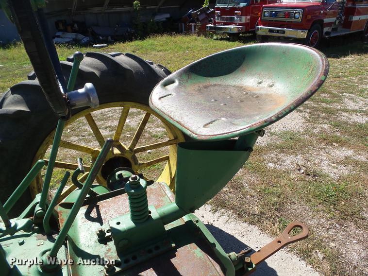 image for item DH9458 John Deere A tractor