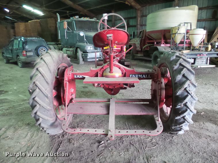 image for item DH9702 1939 McCormick Farmall F20 tractor