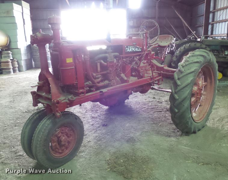 image for item DH9702 1939 McCormick Farmall F20 tractor