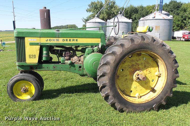 image for item DH9710 John Deere 620 tractor