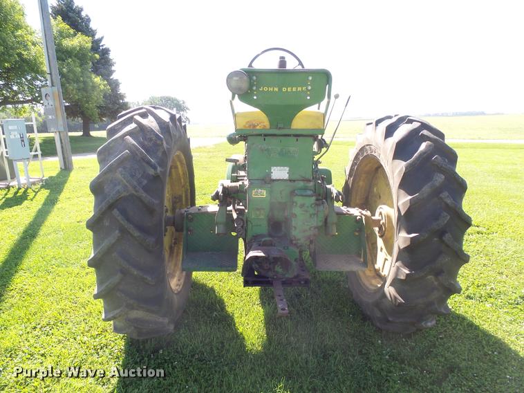 image for item DH9710 John Deere 620 tractor