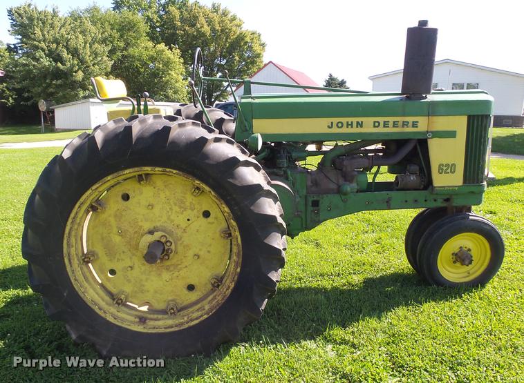 image for item DH9710 John Deere 620 tractor