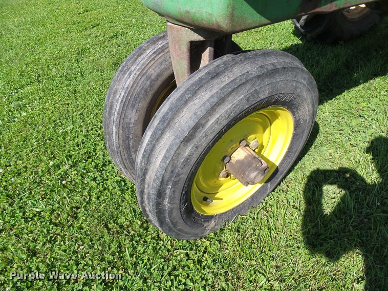 image for item DH9710 John Deere 620 tractor