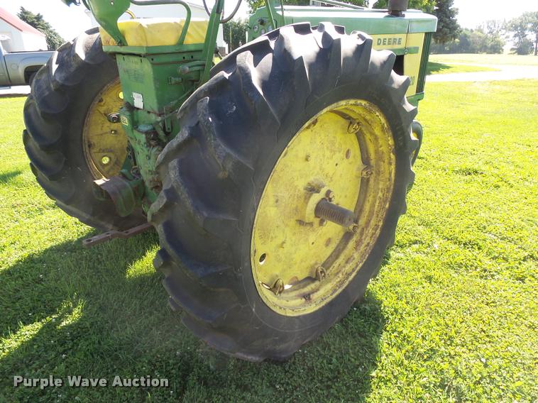 image for item DH9710 John Deere 620 tractor