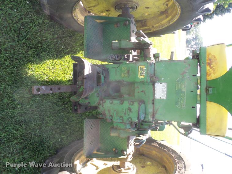 image for item DH9710 John Deere 620 tractor