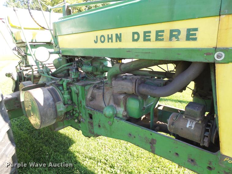 image for item DH9710 John Deere 620 tractor