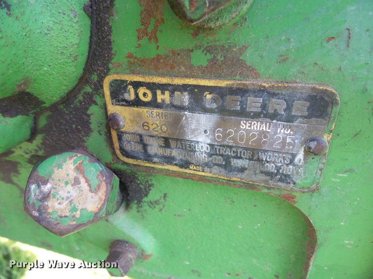 image for item DH9710 John Deere 620 tractor