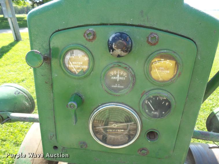 image for item DH9710 John Deere 620 tractor