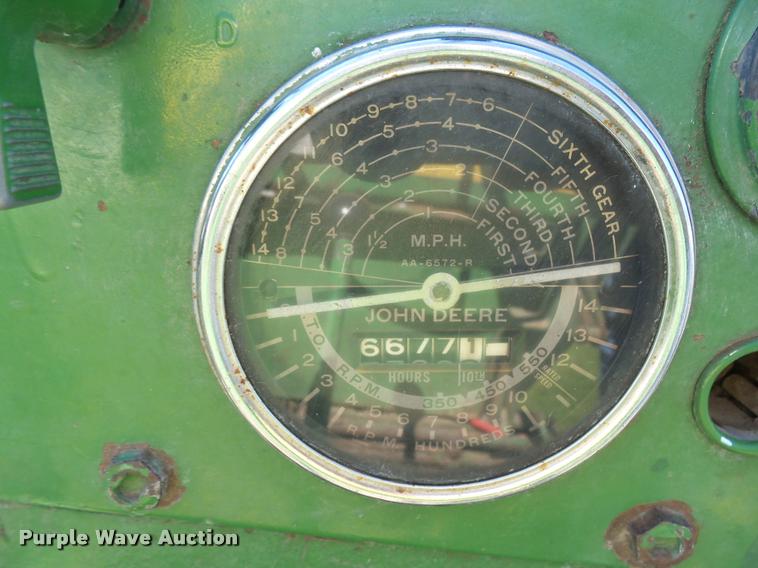 image for item DH9710 John Deere 620 tractor
