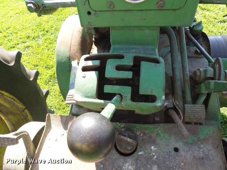 image for item DH9710 John Deere 620 tractor