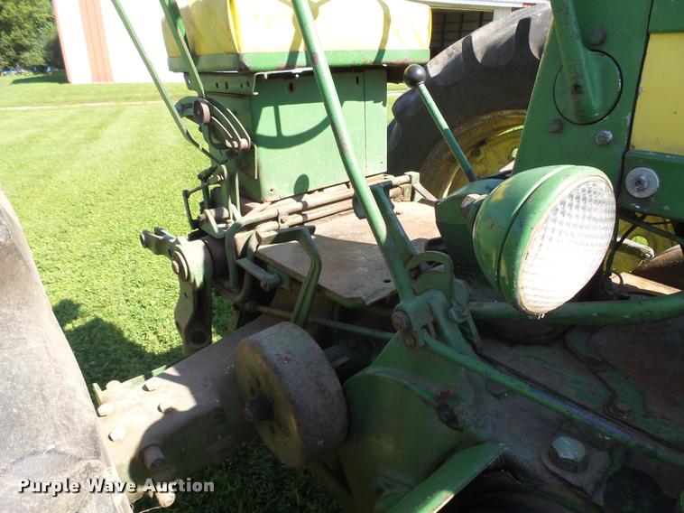 image for item DH9710 John Deere 620 tractor