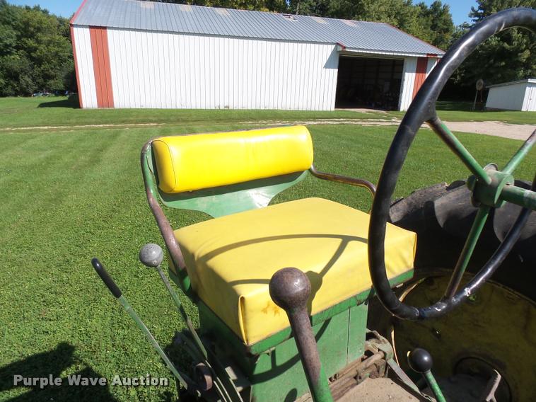 image for item DH9710 John Deere 620 tractor