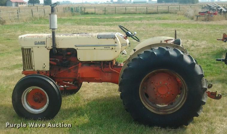 image for item DH9719 1959 Case 410B tractor