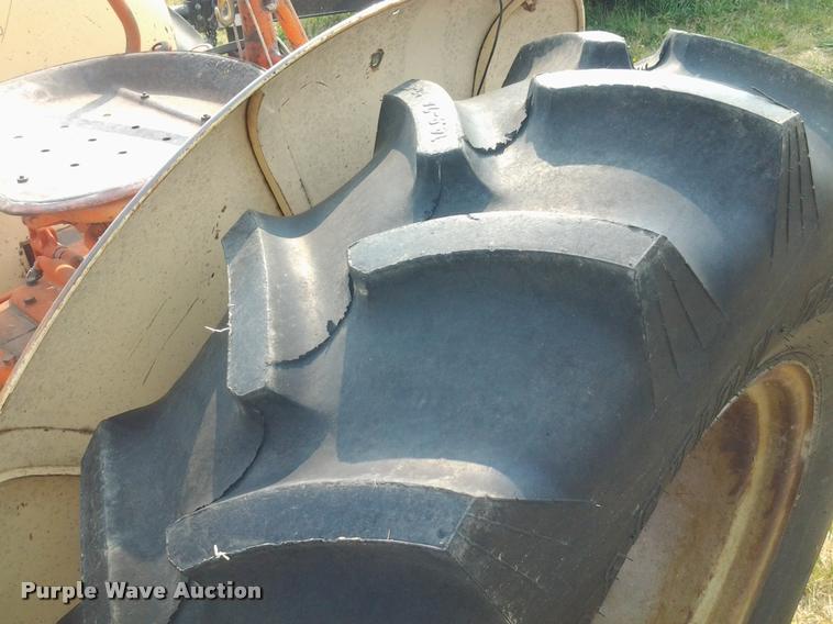 image for item DH9719 1959 Case 410B tractor