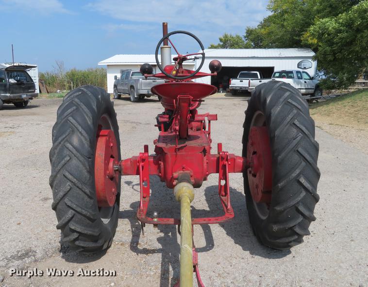 image for item DI9878 McCormick Farmall H tractor