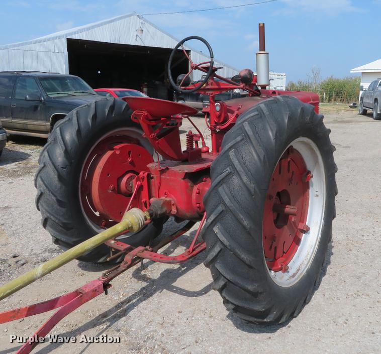 image for item DI9878 McCormick Farmall H tractor