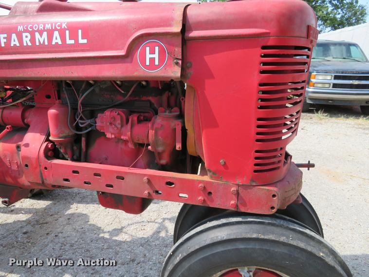 image for item DI9878 McCormick Farmall H tractor