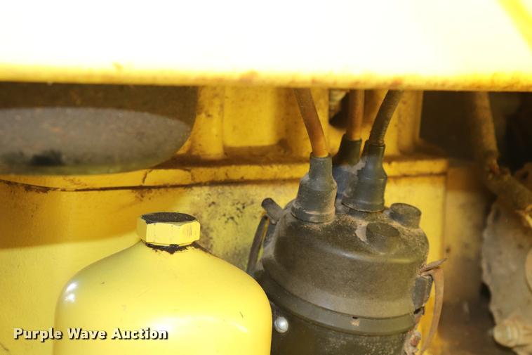 image for item DQ9326 1959 John Deere 440 track loader