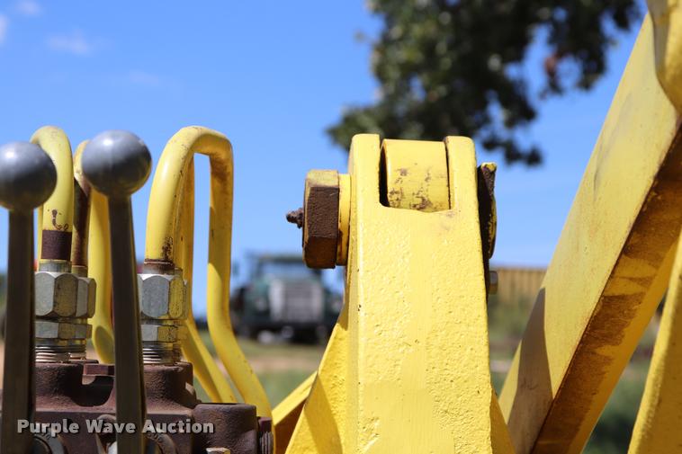 image for item DQ9326 1959 John Deere 440 track loader