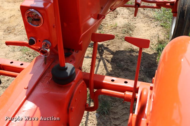 image for item DQ9351 1949 Allis Chalmers B tractor