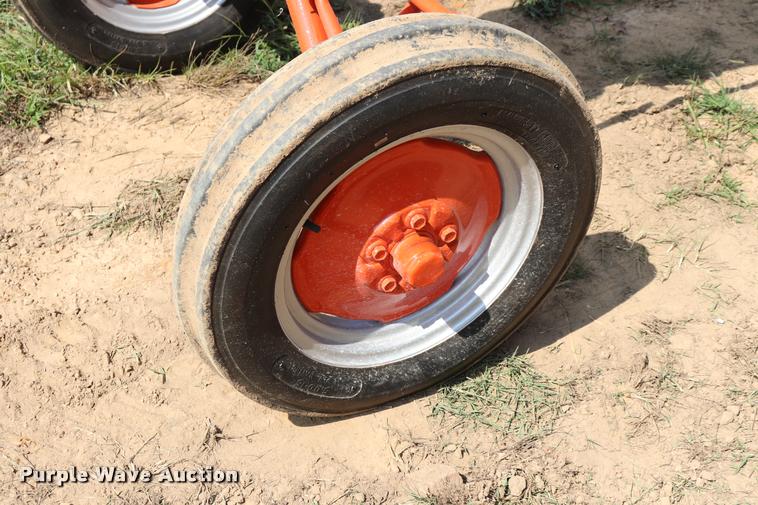 image for item DQ9351 1949 Allis Chalmers B tractor