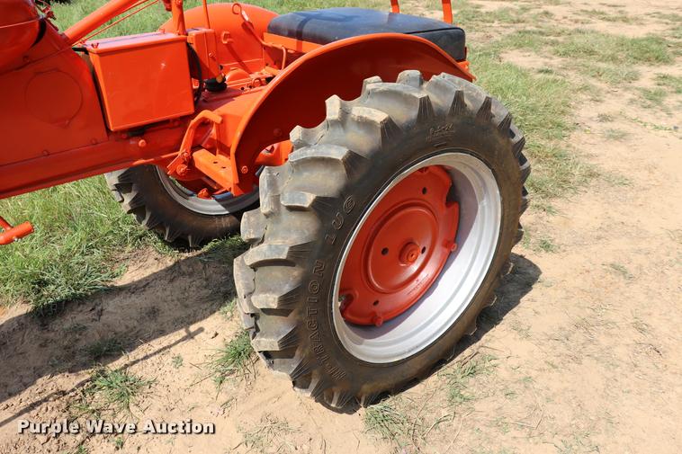 image for item DQ9351 1949 Allis Chalmers B tractor